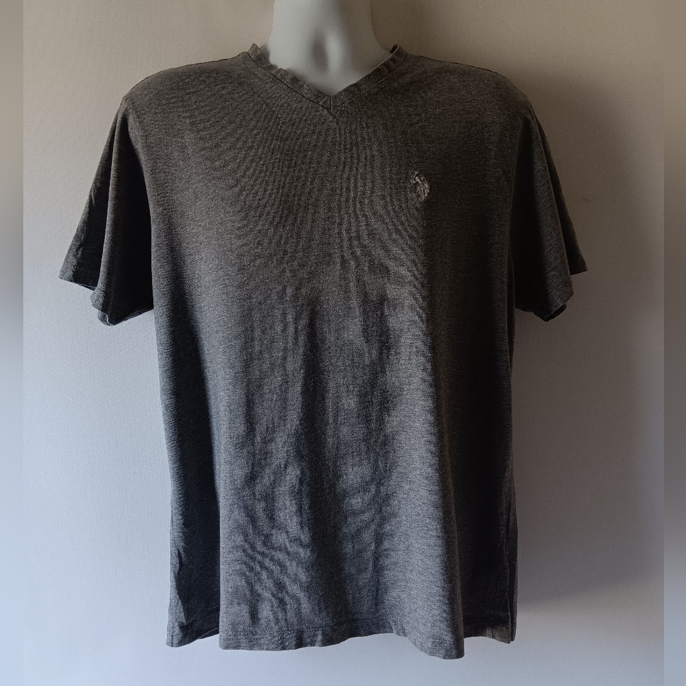 U.S.Polo ASSN.men's gray short-sleeve v-neck t-shirt size L